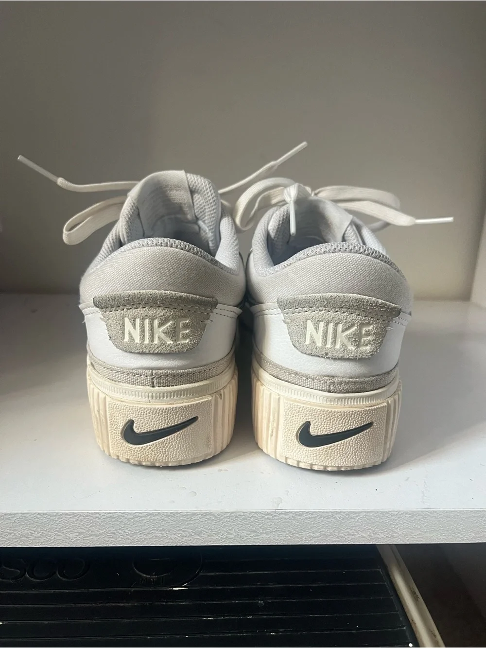 Nike low top